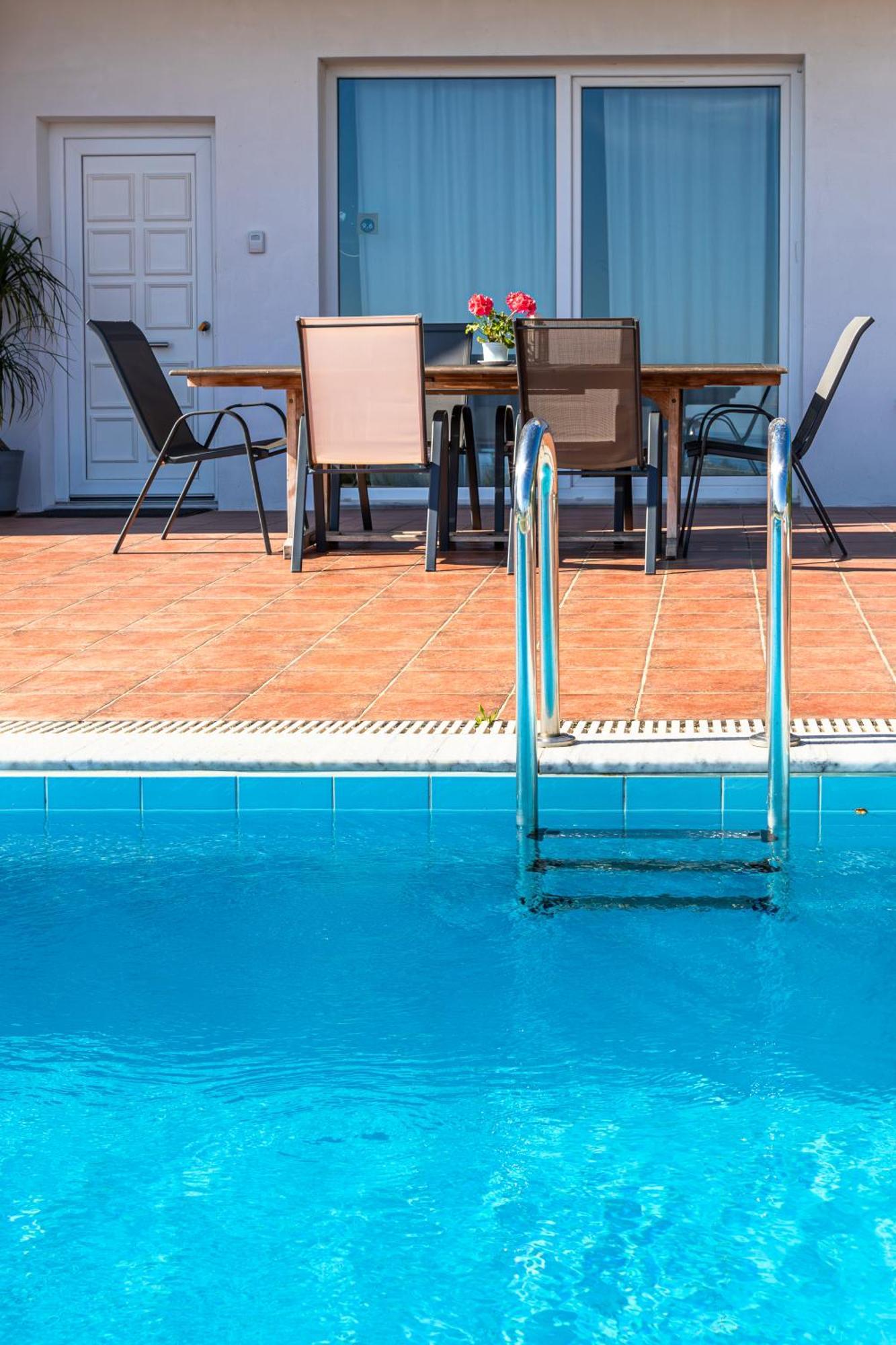 Dimitra Apartment With Private Pool And Sea View -The Ground Floor Of A Two Storey Building Daratsos Exterior photo